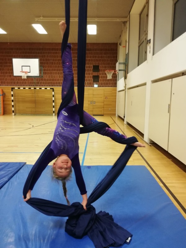 Vertikaltuchworkshop für Kinder mit Kadda 27.07.2025 in Moosach