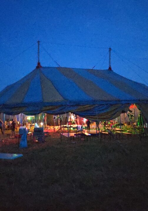 02. – 07.08.2026 Zirkuscamp im Zirkuszelt am Feringasee. Zirkus Bombastico ist wieder da!
