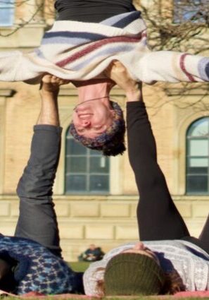 Crazy Transitions – AcroYoga mit den WildBirds