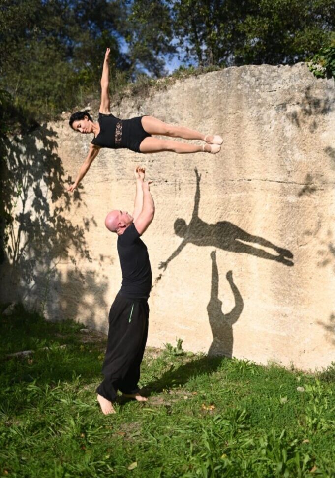 Advanced Dynamic Partner Acrobatics with Tiko Venne