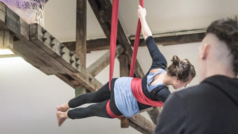 Vertikaltuch Workshops mit Matho aus Berlin (2020-09)